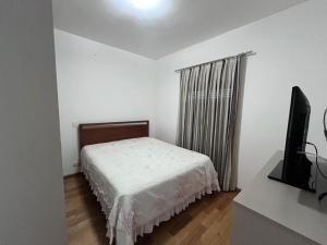 Lindo apto com varanda, vista maravilhosa e lareira