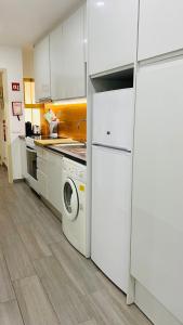 Apartamento a 5 min a pé da praia, com terraço grande ao sol, no Rés-Chão