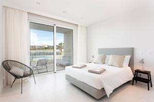 ValMar Ocean and Pool View Apartment