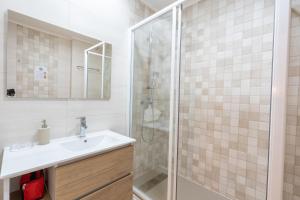 Renovated Algarve Apartments with Pool