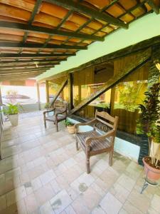 Casa Temporada em Manguinhos com 04 quartos, piscina e área gourmet