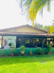 Casa Temporada em Manguinhos com 04 quartos, piscina e área gourmet