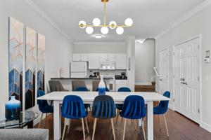 3 Bedrooms 2 Bathrooms Lucaya Village 9-103