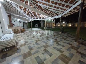 Casa Eventos e Temporada com 3 suites, piscina, churrasqueira, Wi-Fi, Ar Condicionado - Proximo Praia Mar Casado e Pernambuco - Guaruja