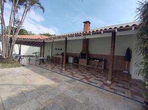 Casa Eventos e Temporada com 3 suites, piscina, churrasqueira, Wi-Fi, Ar Condicionado - Proximo Praia Mar Casado e Pernambuco - Guaruja