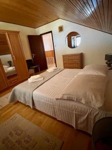 Apartments by the sea Zavalatica, Korcula - 9137