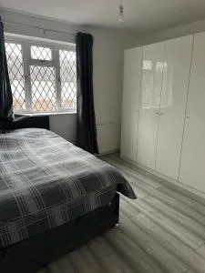 The Peacock House 7 mins from Luton airport - Dunstable