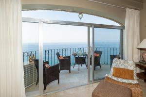 Ocean Front Penthouse Newly Renovated, Sleeps 6, Casa Agua, Girasol