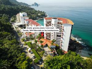 Ocean Front Penthouse Newly Renovated, Sleeps 6, Casa Agua, Girasol