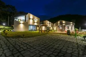 Mungyeong Arten Pool Villa - Danyang