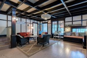 Pavillion Paradise is Walking Distance to Lake Michigan