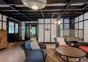 Pavillion Paradise is Walking Distance to Lake Michigan