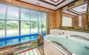 Gapyeong aqua velly poolvilla jeongaeksil poolvilla and spa