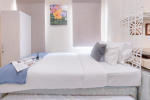 Good Place and Cozy Studio Apartment B Residence By Travelio