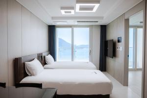 Busan Ocean Sky Osilla