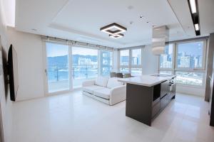 Busan Ocean Sky Osilla