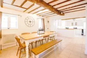 The Old Coach House - 威特尼