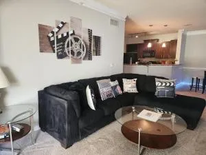 Two the Movies - Spacious Rooms - Sleeps 7 Instant Booking! - Hebron Two the Movies - Spacious Rooms - Sleeps 7 Instant Booking! - Hebron