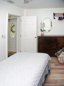 Welcome to Miami Springs Charm