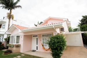 Linda casa 4 quartos 500m da praia dos Ingleses