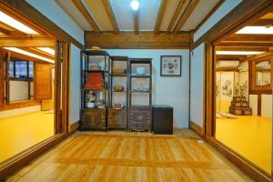 Pungryuheon Hanok private house