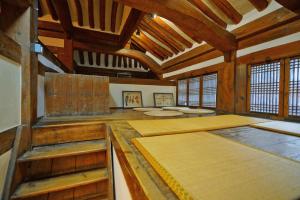 Pungryuheon Hanok private house