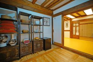 Pungryuheon Hanok private house