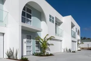 Plunge Pool, Walk to Beach, Olas Villa 3 - 萨拉曼德湾