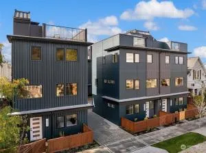 Alki Beach Front TownHome - Winslow