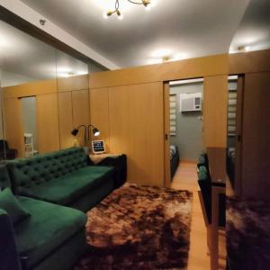 Lucky One! Staycation Trees Residences Near SM Fairview