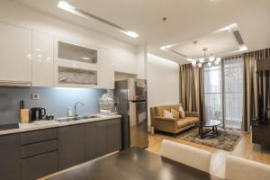 Luxury Apartment in Vinhomes Metropolis Hanoi