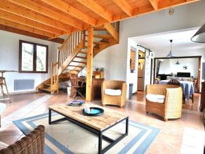 Maison en bord de mer avec jardin arboré à Groix - FR-1-813-17