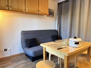 Studio cabine 4 pers, skis aux pieds, centre de Risoul - FR-1-330-588
