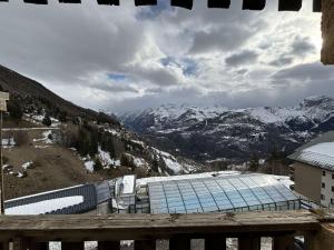 Appartement rénové 2 pièces + mezzanine près des pistes, calme et confort - FR-1-297-349