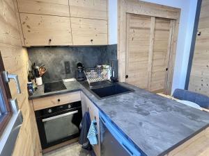 Studio confortable proche du centre avec parking, navette et randonnées à Megève - FR-1-597-190