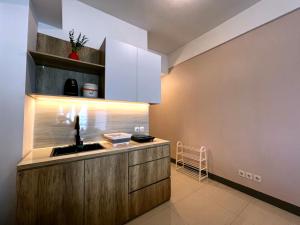 Compact and Best Choice Studio at Anderson Supermall Mansion Apartment By Travelio