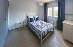 Maisons de vacances Gorgeous Home In Sorgues With Wifi : photos des chambres