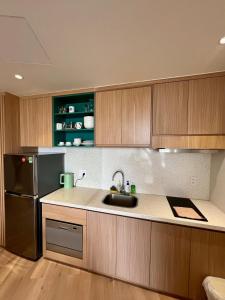 Aqua Blue Ocean View Condo - Free Swimming Pool