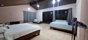 Mountain & sunset view Villa, Monteverde