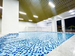 Lovely Penthouse across City of Dreams, Airport