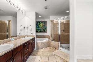 Amazing Beach Ocean View Condo! Free Beach ChairsService! Sleeps 8! by Dolce Vita Getaways PCB