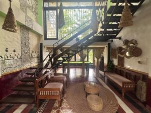 Boho Orchards Villa - Luxury Vintage Bohemain experience!