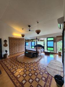 Boho Orchards Villa - Luxury Vintage Bohemain experience!