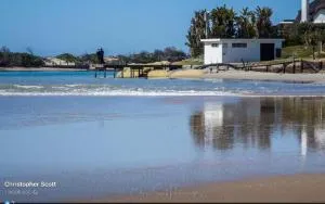 Shore Cottage- over the road to the water's edge! - Kromriviermond