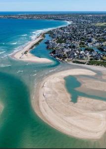Shore Cottage- over the road to the waters edge!