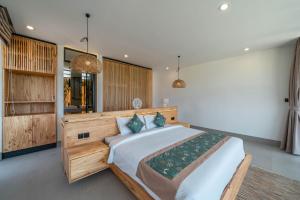 The Luminous Villa - Luxury Lush Cliffside 3BR Villa in Uluwatu