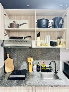 Eclectic Haven at Urban Deca Homes - 2 bedroom micro unit near SM City , IT Park & Ayala Mall - N0 PARKING