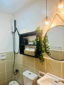 Eclectic Haven at Urban Deca Homes - 2 bedroom micro unit near SM City , IT Park & Ayala Mall - N0 PARKING