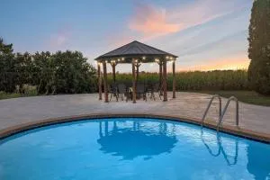 NFL Draft Sleeps 30 Large Family or Group Parties - Appleton