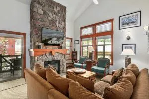 1311 - Three Bedroom Deluxe Eagle Springs West condo - Brighton